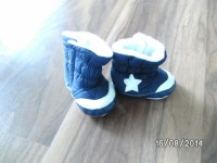 neue, dunkelblaue Winterboots